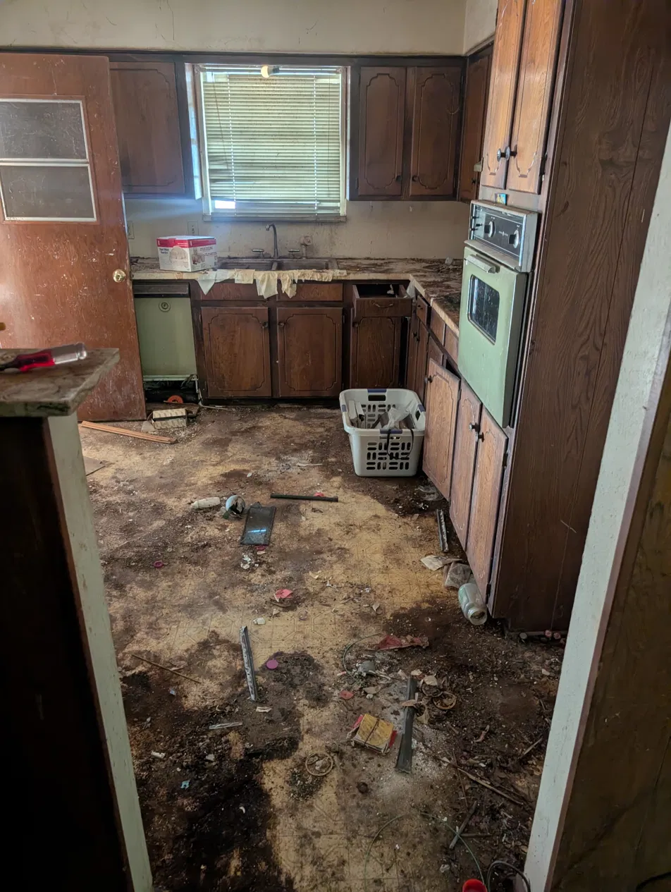 DFW investment property kitchen in need of full rehab, 1148 sq ft 3 bed 2 bath